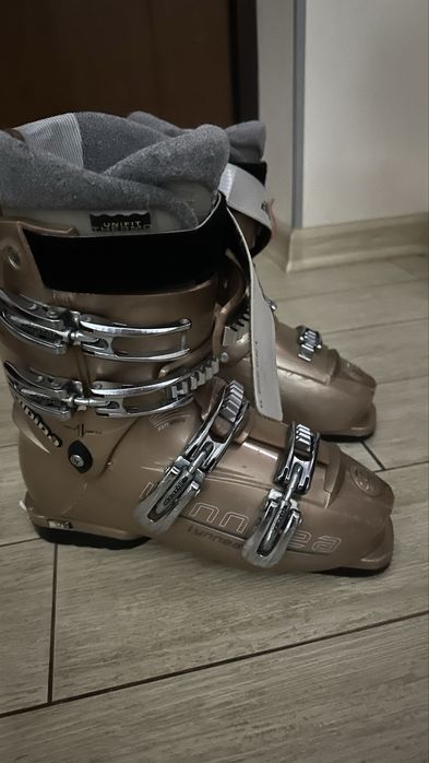 Лижні черевики Alpina