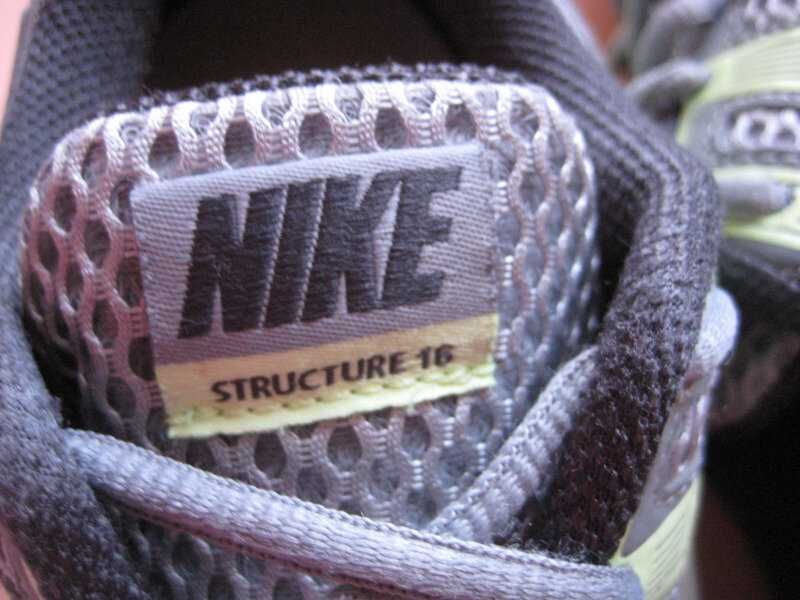 Кроссовки Nike оригинал 37-38 размер по стельке 24 см. Кожаные.НОВЫЕ