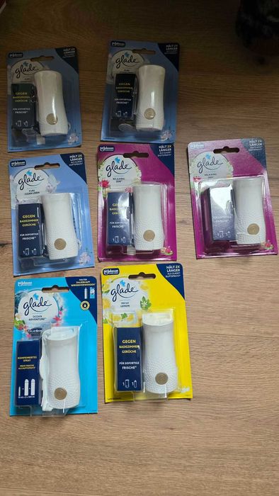 Zestaw 8 nowych odświeżaczy toaletowych Glade z Niemiec