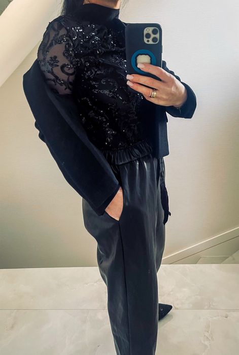 Bluzka z cekinami ViCOLO. Rozm S