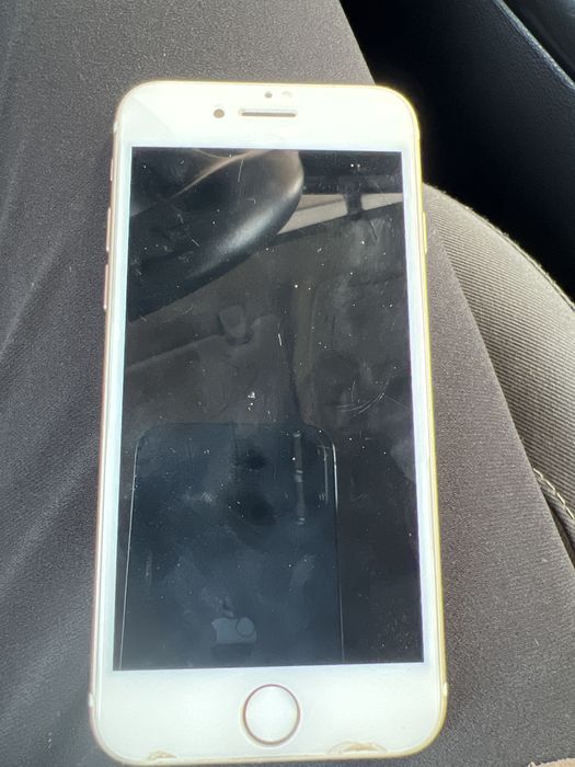 iPhone 7 dourado com pelicula