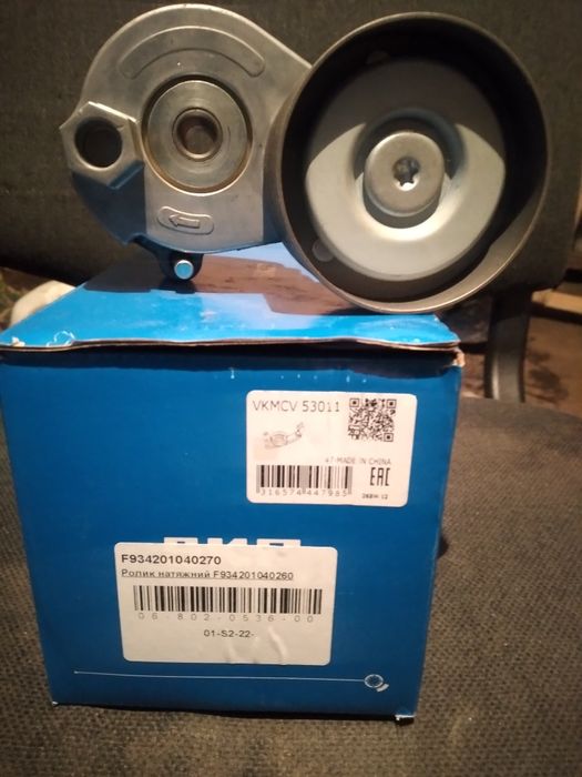 Натяжний ролік Фенд