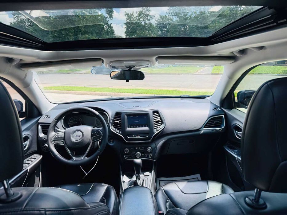 Jeep Cherokee Latitude Plus      2020