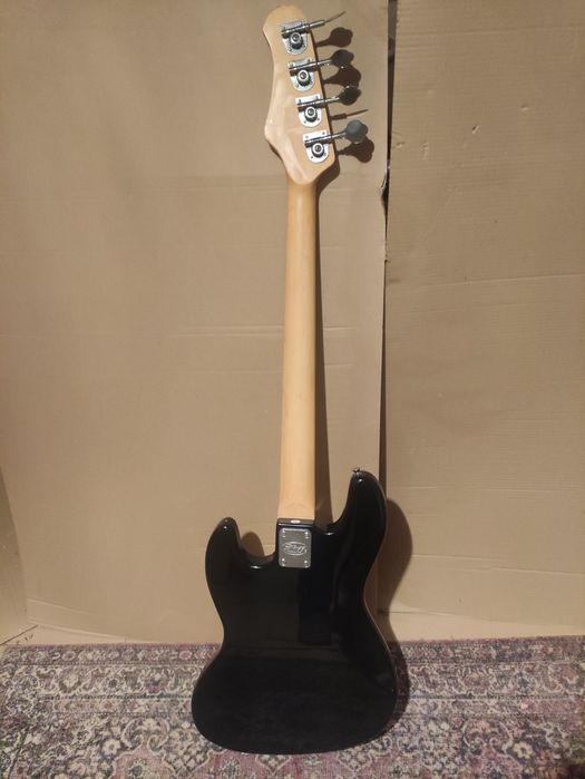 Gitara basowa Stagg