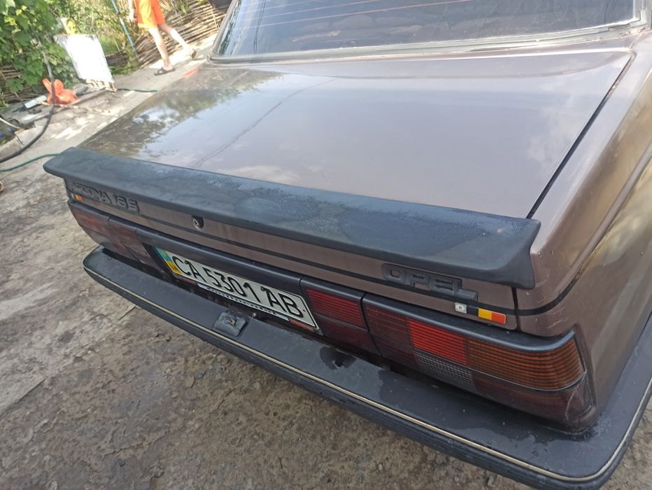 Продам Опель аскона