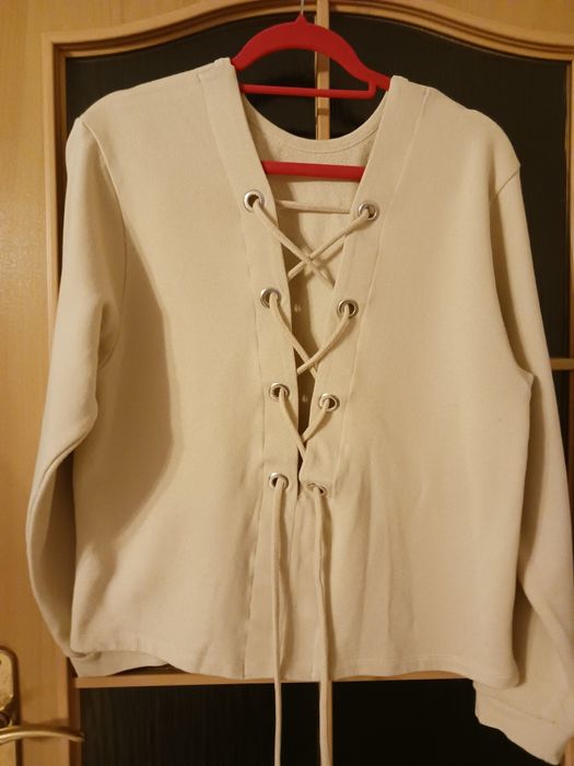 Bluza beżowa z wiązaniem na plecach