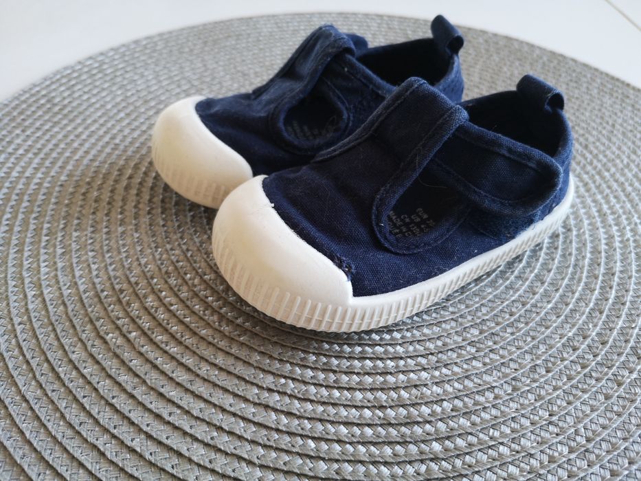 Buciki( 2 pary) firmy H&M rozmiar 20/21 aktualne