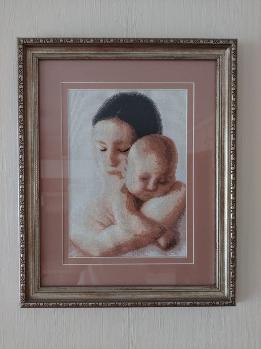 Картина вишита хрестикомМама з дитиною подарунок на хрестини новый год