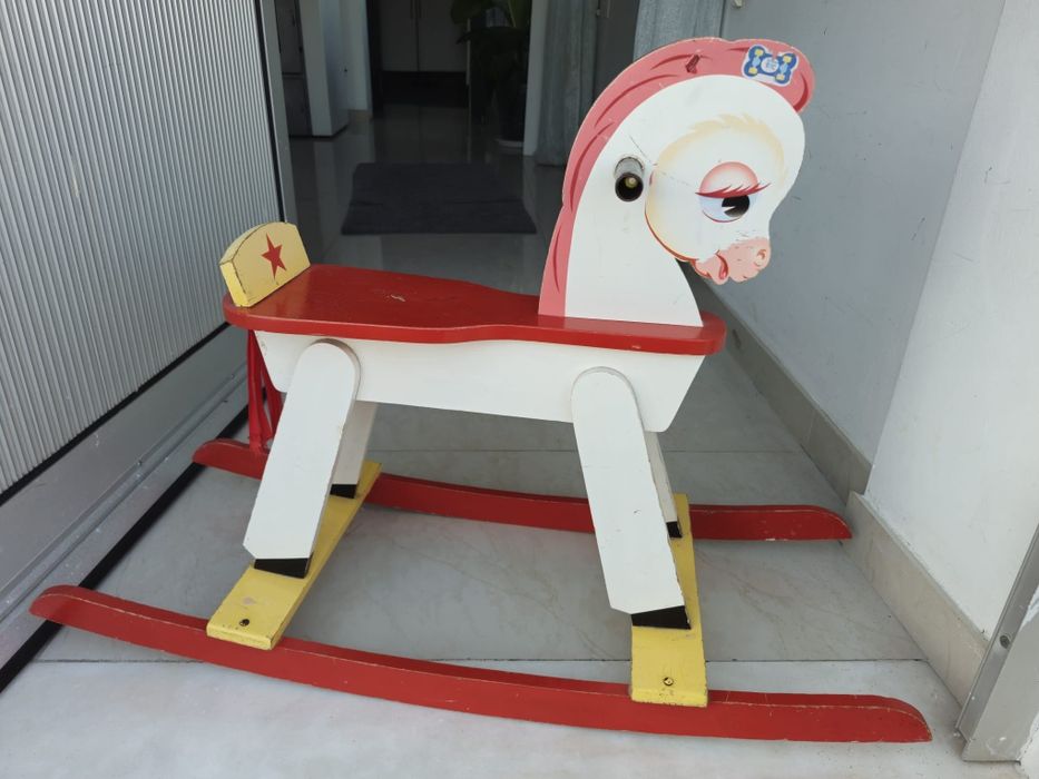Cavalo de Baloiço em Madeira