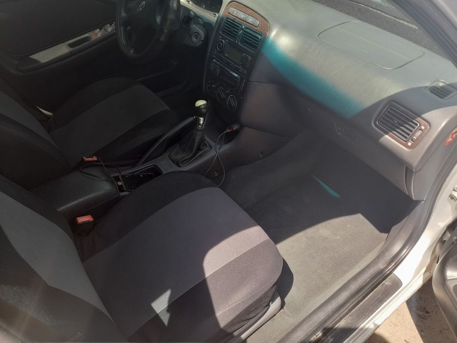 Toyota avensis t 22 , 2.0 td 2002 года