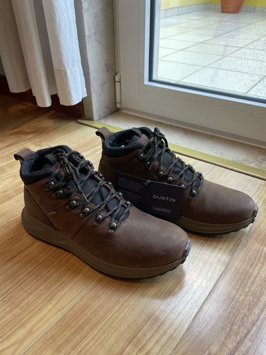 Botas Dustin (tamanho 42)