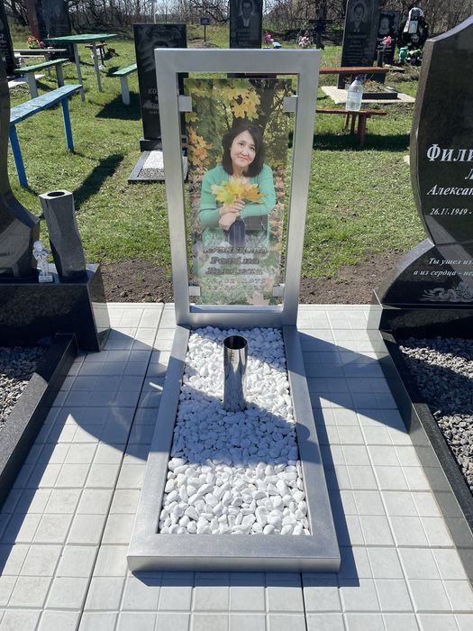 Памятник із нержавіючої сталі Памятник із фотосклом
