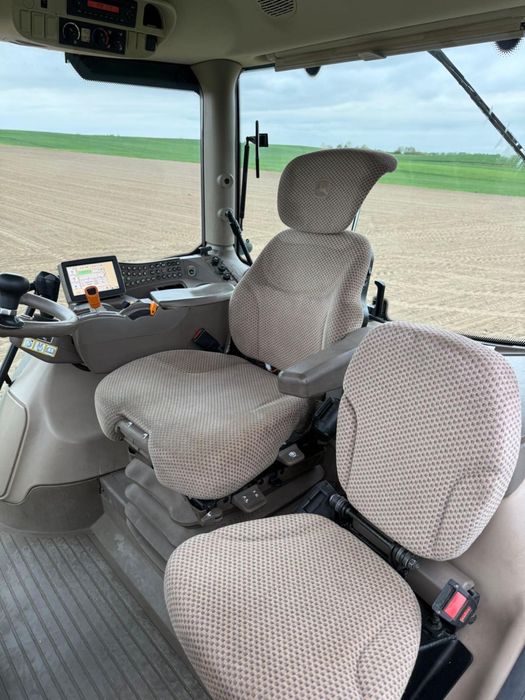 John Deere 6210R