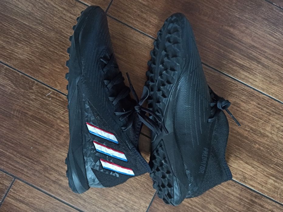 Turfy Adidas Predator