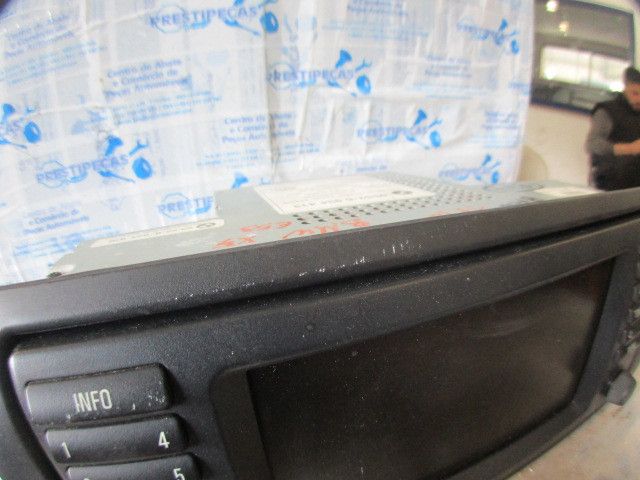 Rádio / auto-rádio BMW X5 (E53)