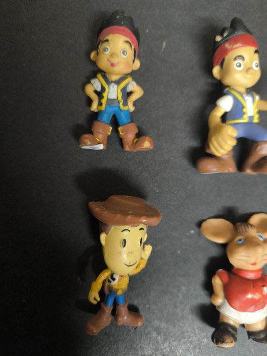 Lote Colecionável: Nostalgia e Diversão (6 Bonecos
Lote de miniaturas