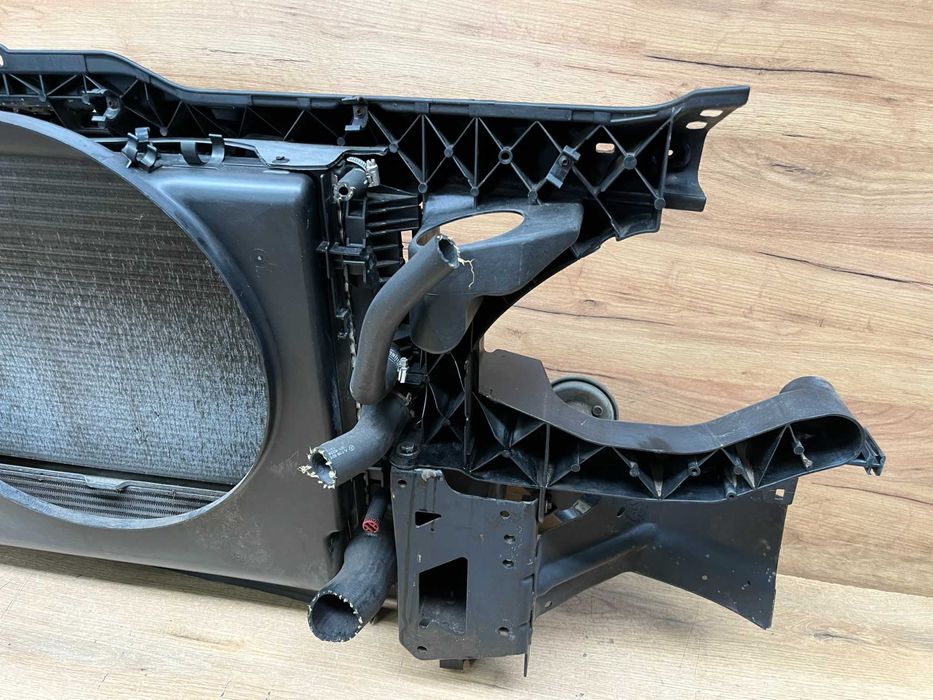 Pas przedni Mercedes Vito