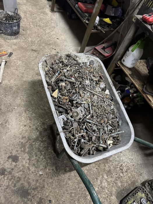 Болти на вагу! Болти гайки з автомобілів групи ваг!!!