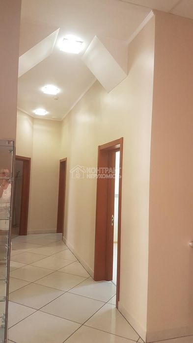 Сдам в аренду помещение н/ф 223м2 центр красная линия пл. Конституции