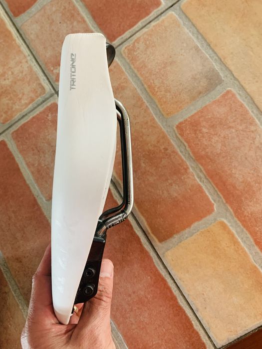 Selim fisik tritone como novo