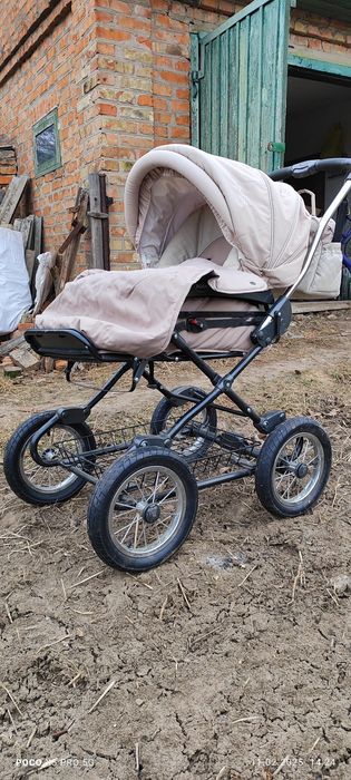 Продаю дитячу коляску.