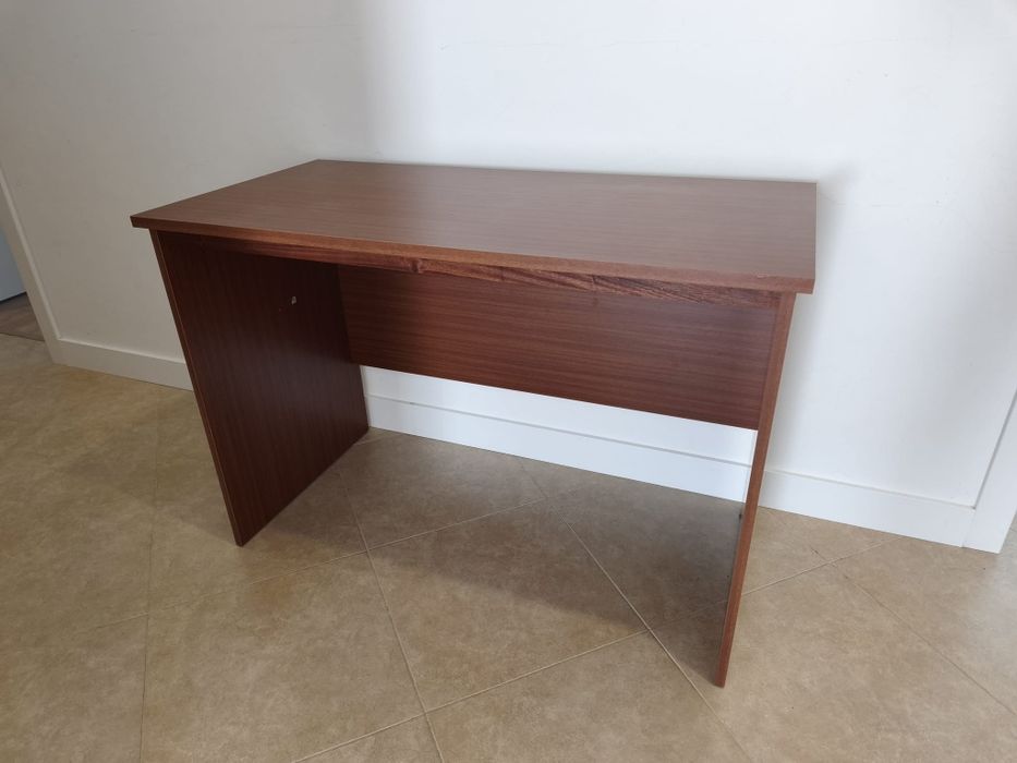 Mesa média castanha