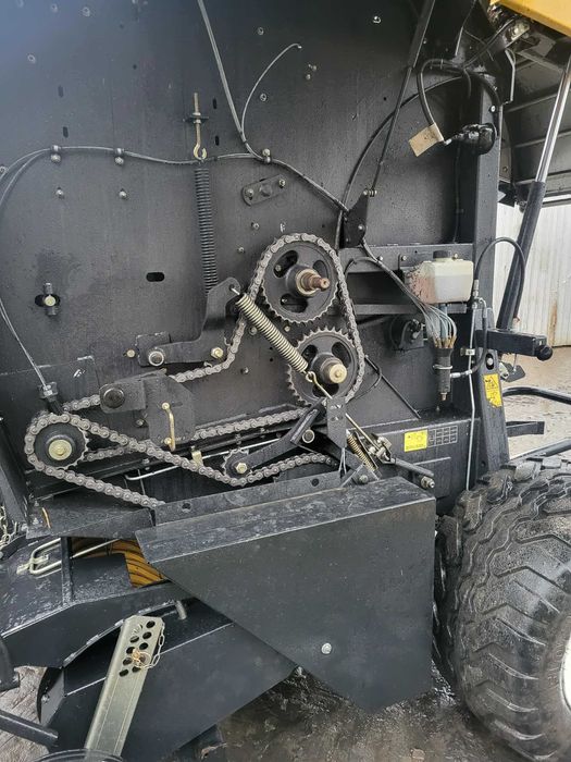 Prasa New Holland BR 6090 Roll Bar 125