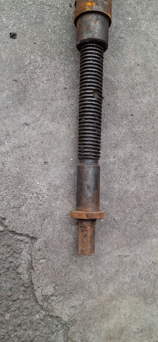 Трапецеидальный винт