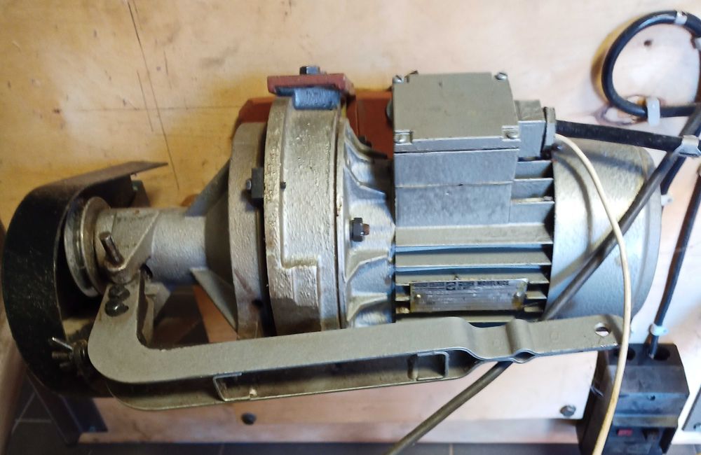 Silnik przemysłowy o mocy 550W/380/220V.