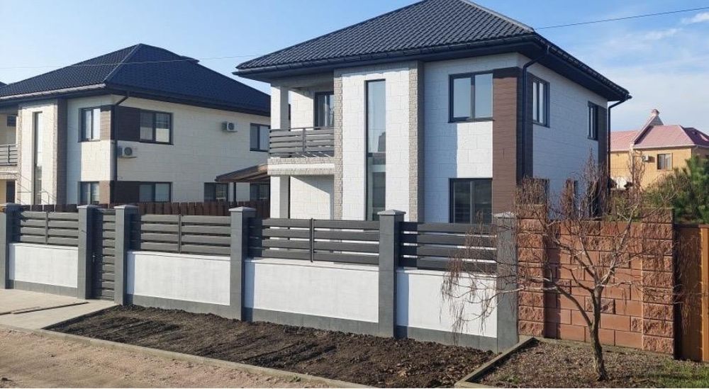 Продам двоповерховий будинок у Фонтанці (215-904)