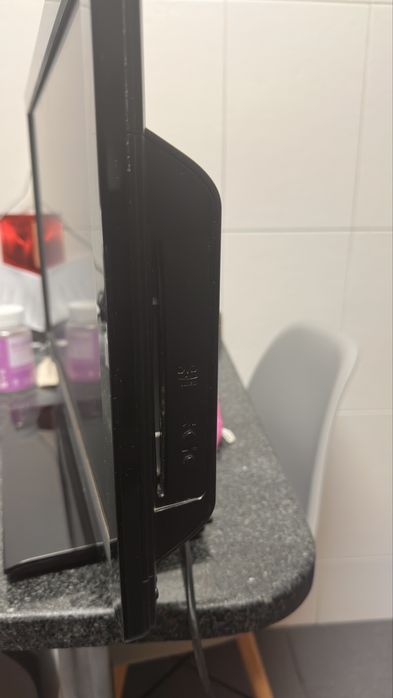 Televisao Toshiba com DVD incerido