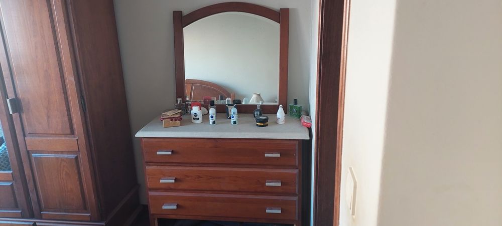 Mobília de quarto completa.