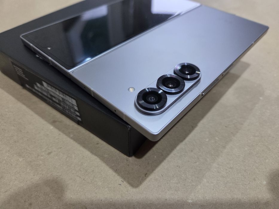 Samsung Galaxy Z Fold 6 * 12/256GB * Kolor srebrny * Komplet