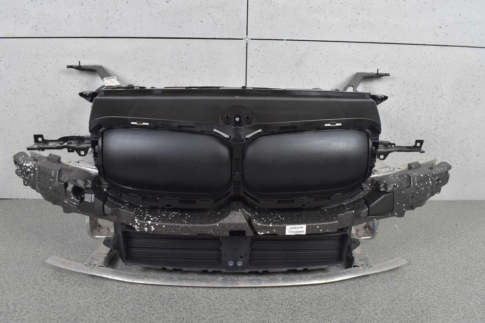 BMW 2 F44 Передня панель, телевізор