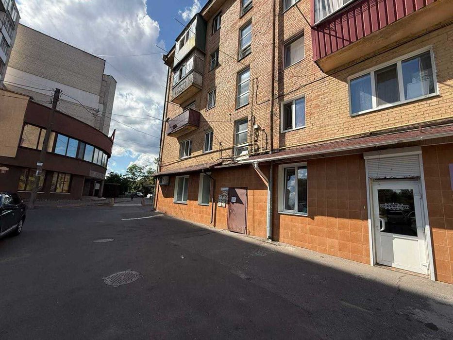 Продаж комерційного приміщення по вул. Брацлавській