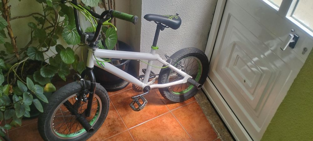 Vende-se bicicleta BMX