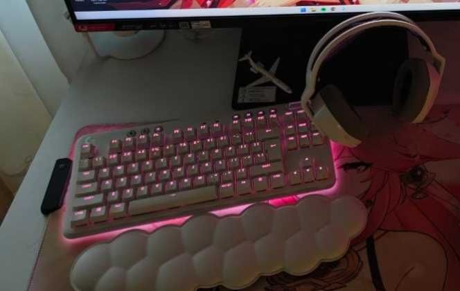 Бездротова клавіатура Logitech G715 Lightspeed | Tactile Brown Switch