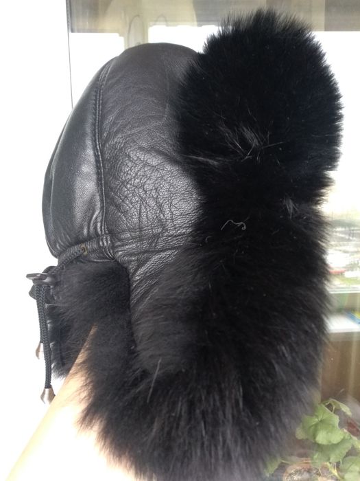 Шапка кожаная с песцом