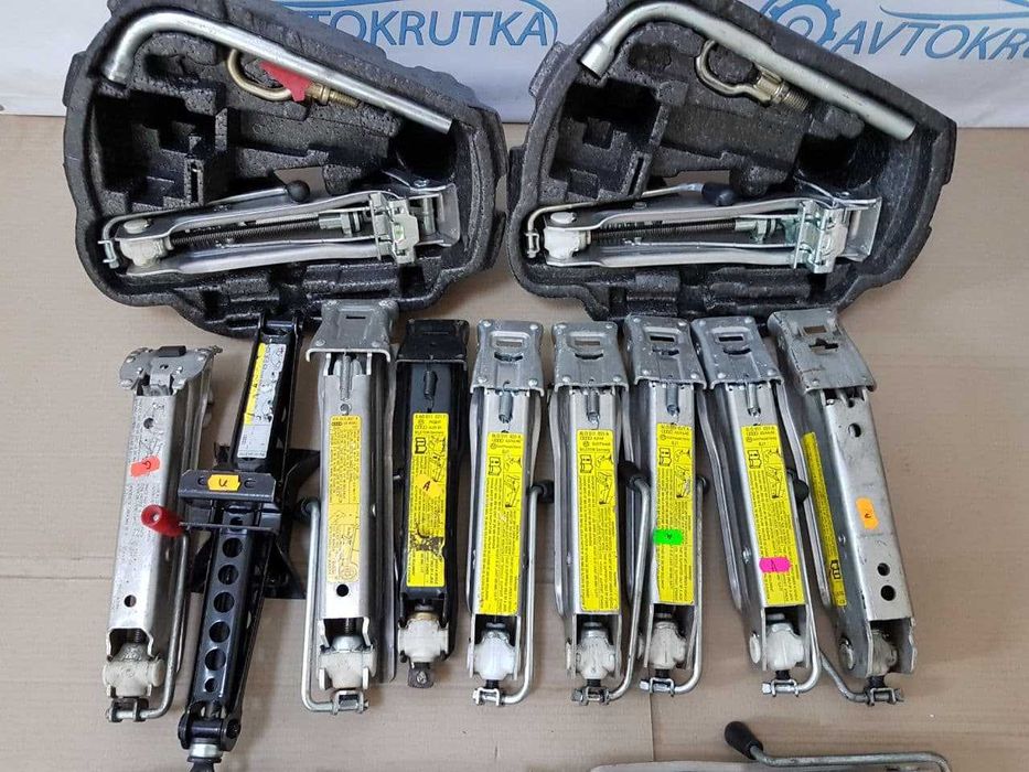 Домкрат Audi A2 A3 A4 A6 Q3 A8 Ауди Крюк буксировочный ключ