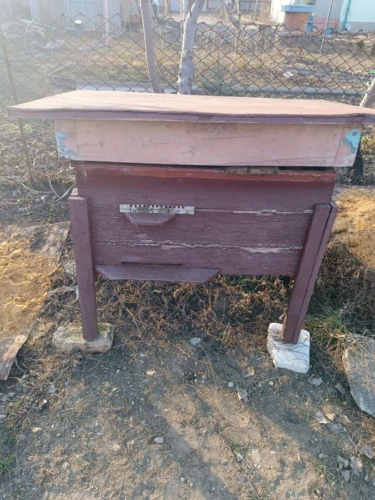 Продаю два домика для пчел дадан или обмен