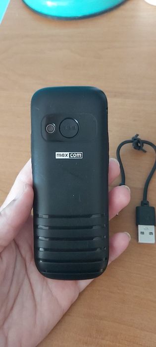Telefon dla seniora starszej osoby z duzymi przyciskami maxcom mm720