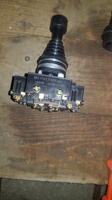 Пульт для кран балки тельфера  разьем кабельный