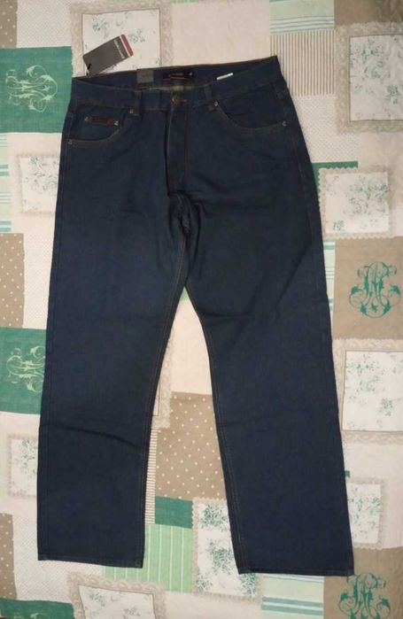 Джинси. Pierre Cardin. W36.