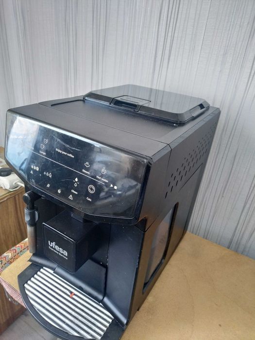 б\у кофемаш Ufesa Supreme Barista  (Испания )20 бар\сенсор