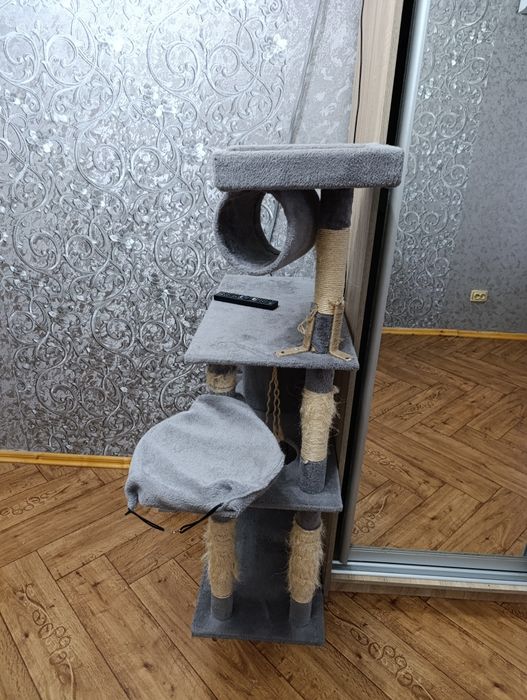 Комплекс ,дряпка для котів б/у