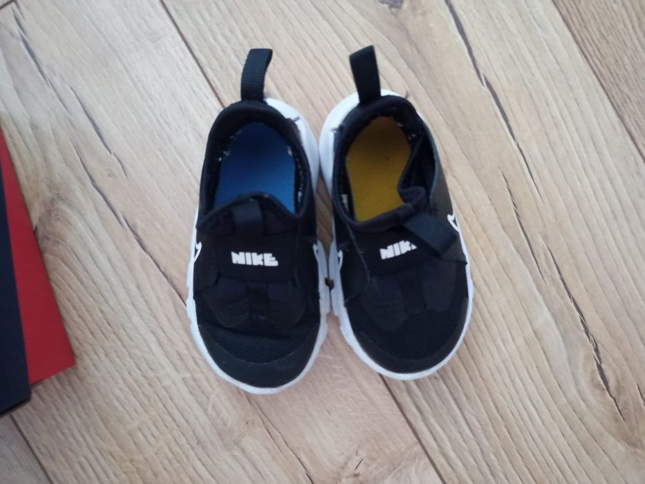 Buty uzywane  dziecięce nike rozm.  22