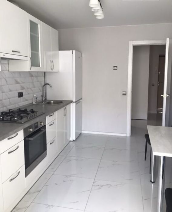 Оренда 1 кім просп. Злуки