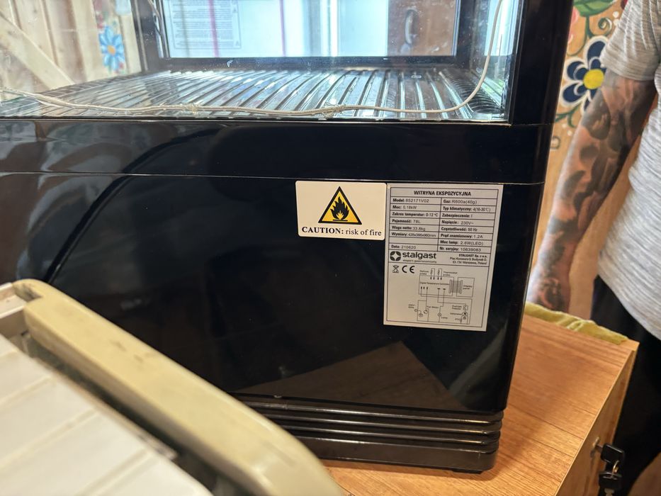 Sprzedam witryne chlodniczą/ lodowkę
