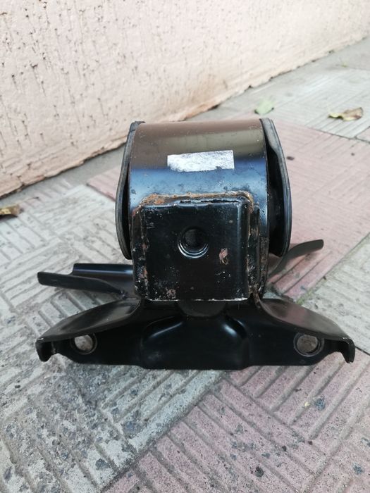 Подушка двигателя Kia Carens, Magentis