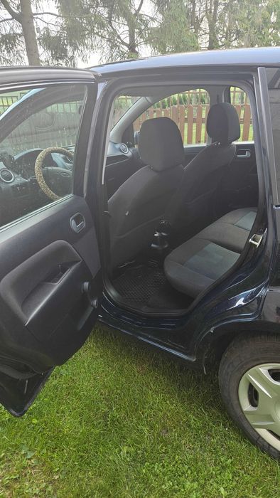 Ford Fiesta 1,3 benzyna 2005r.